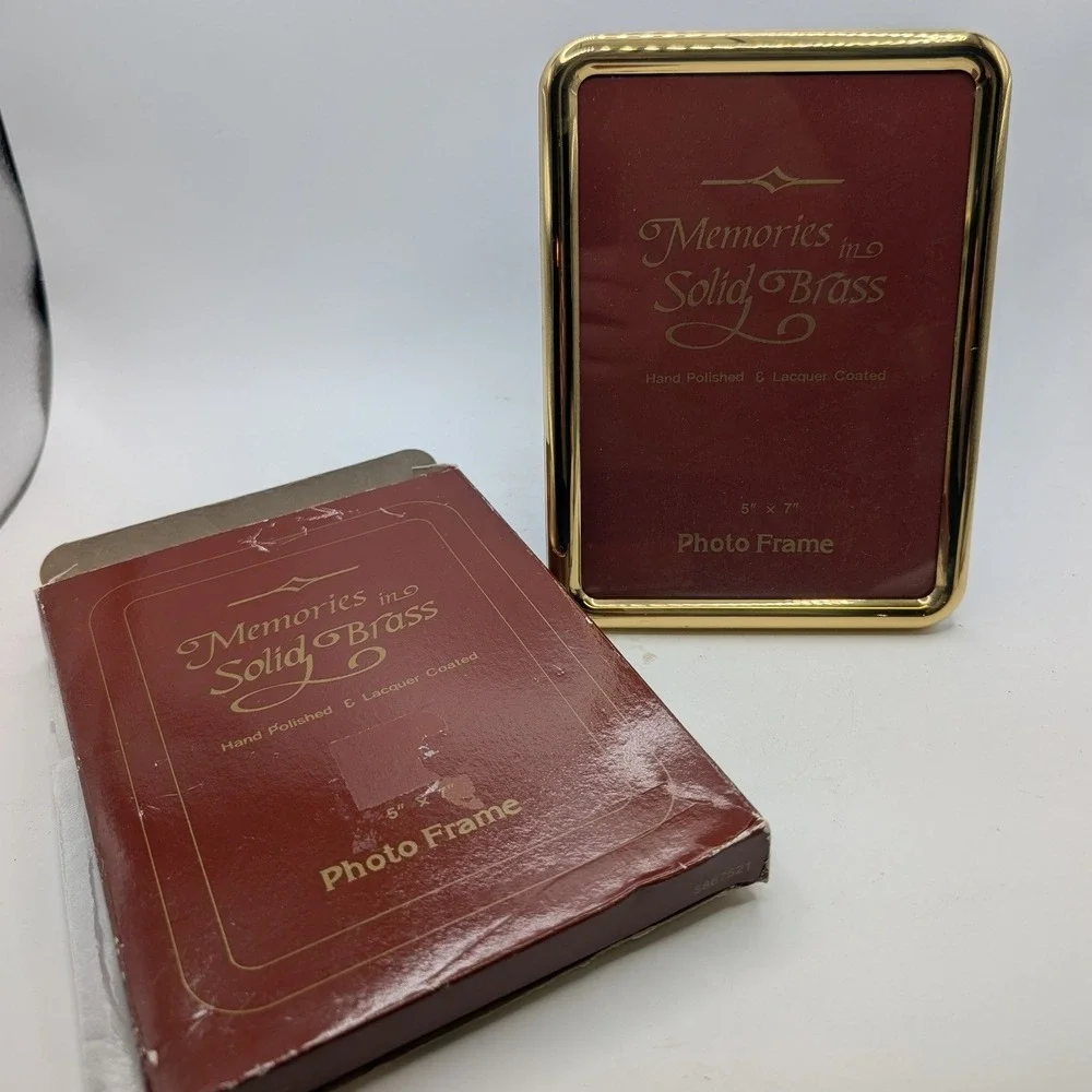 Vtg NIB Solid Brass Photo Frame Gold Lacquer Coated 5x7